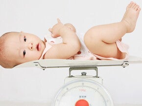 Kenapa Berat Badan si Kecil Turun Terus Kenapa Berat Badan Si Kecil Turun Terus?