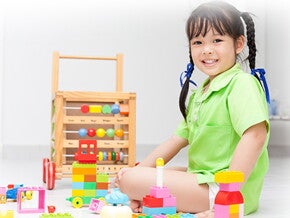 Mainan yang Baik untuk Si Kecil Sesuai Tahapan Umurnya Mainan yang Baik untuk Si Kecil Sesuai Tahapan Umurnya