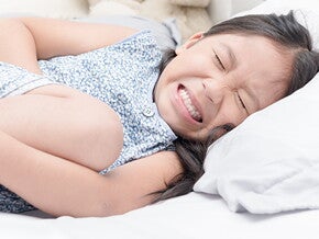 Penyebab dan Cara Mengatasi Sakit Perut Pada Anak (Thumbnail).jpg Penyebab dan Cara Mengatasi Sakit Perut Pada Anak (Thumbnail).jpg