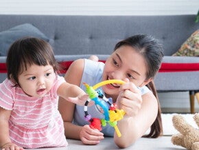 Stimulasi untuk Bantu Optimalkan Perkembangan Bayi 9 Bulan Stimulasi untuk Bantu Optimalkan Perkembangan Bayi 9 Bulan