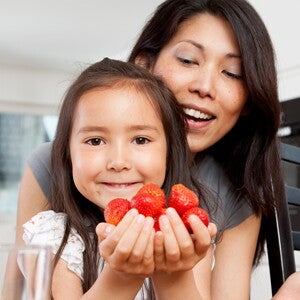 Nutrisi Ideal Untuk Perkembangan Anak Nutrisi Ideal Untuk Perkembangan Anak