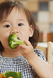 Nutrisi penting yang Mam Perlu Sajikan untuk Menu Makan Anak 1 Tahun