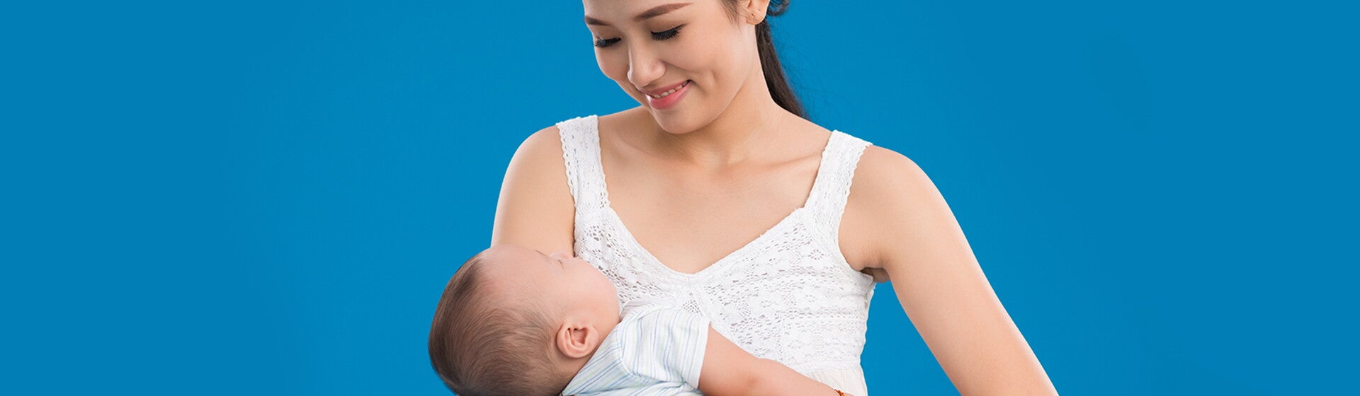 7 Teknik dan Cara Menggendong Bayi Baru Lahir, Anti Ribet! 7 Teknik dan Cara Menggendong Bayi Baru Lahir, Anti Ribet!