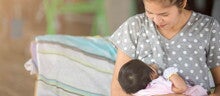 Tanda-tanda Bayi Anda Telah Bisa Minum Susu